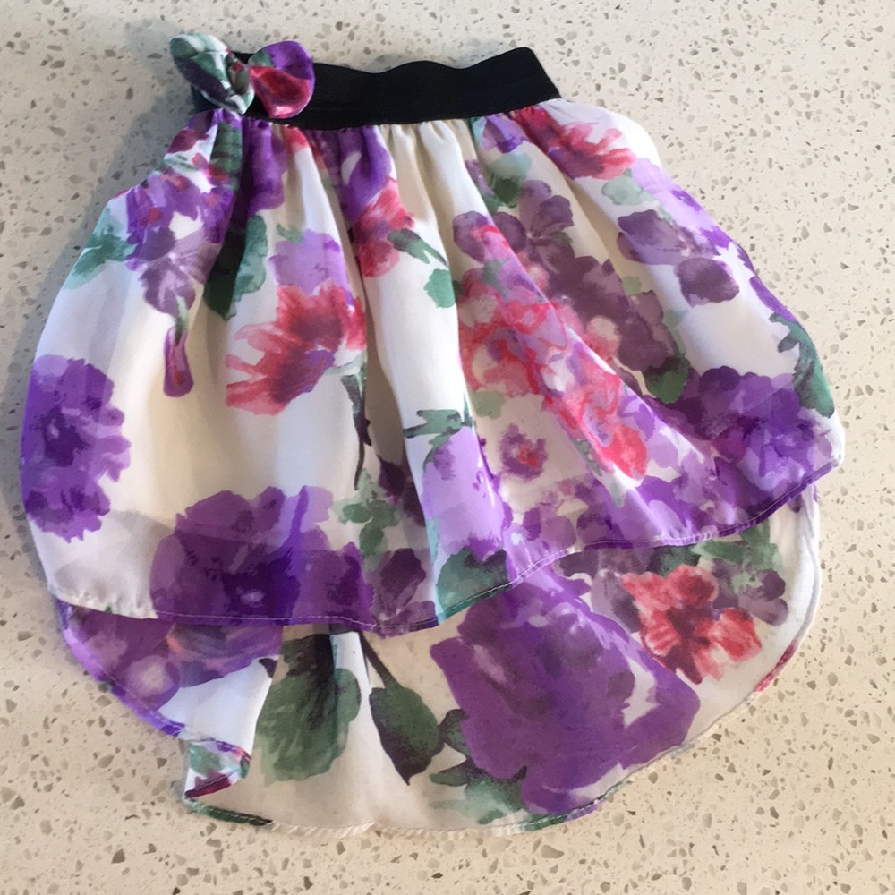 🚨4/$15🚨 Floral High-low Skirt